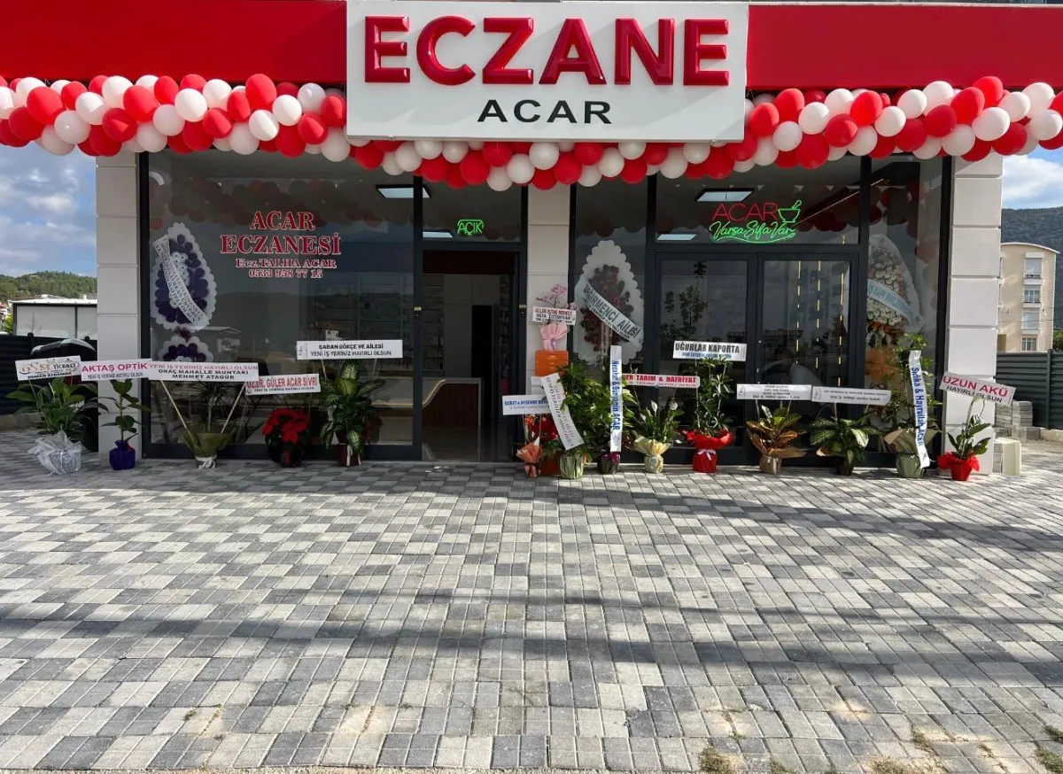 Bucak’ta Acar Eczanesi hizmete açıldı Güler yüzlü hizmet anlayışıyla kapılarını açtı