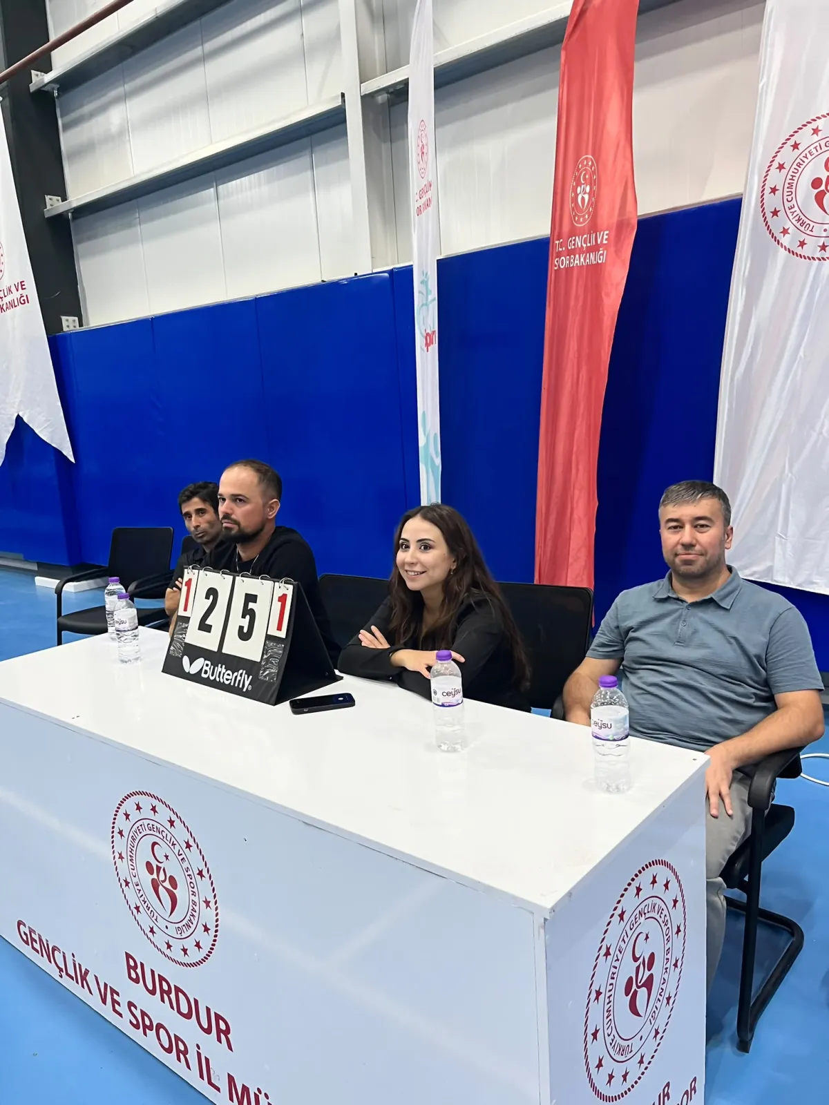 Burdur’da sağlık çalışanları bu kez file önünde buluştu