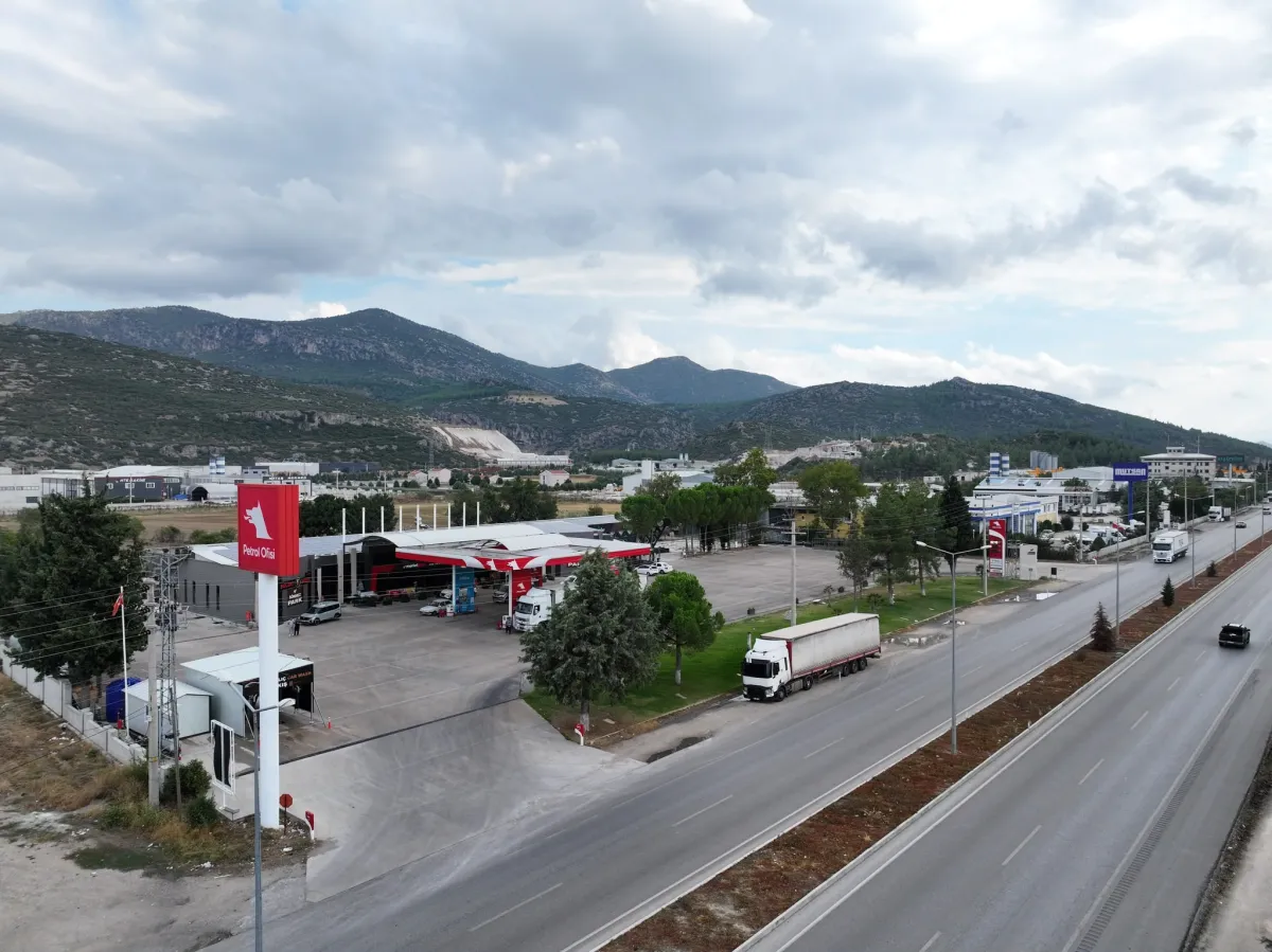 Bucak’ta bir ilk Fırçasız robotik oto yıkama hizmete girdi