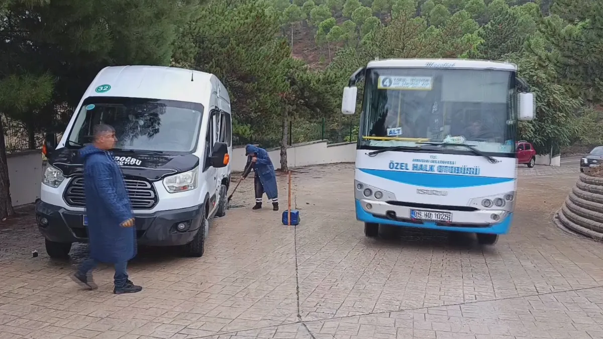 Amasya’da sabah saatlerinde öğrenci servisi kazası: 4 Yaralı