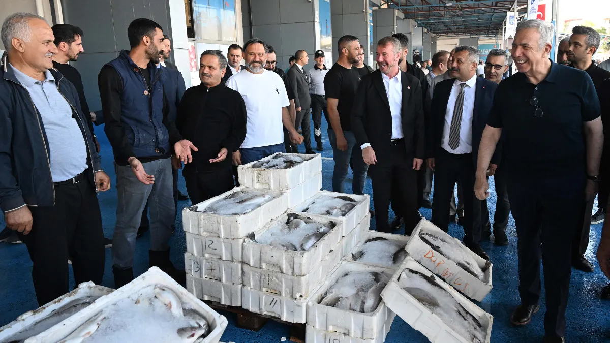 Ankara Balıkçı Esnafı Yeni Sezona Mansur Yavaş’la “Vira Bismillah” Dedi