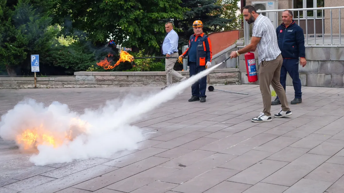 Ankara Etimesgut Belediyesi Personeline Yangın Farkındalık Eğitimi