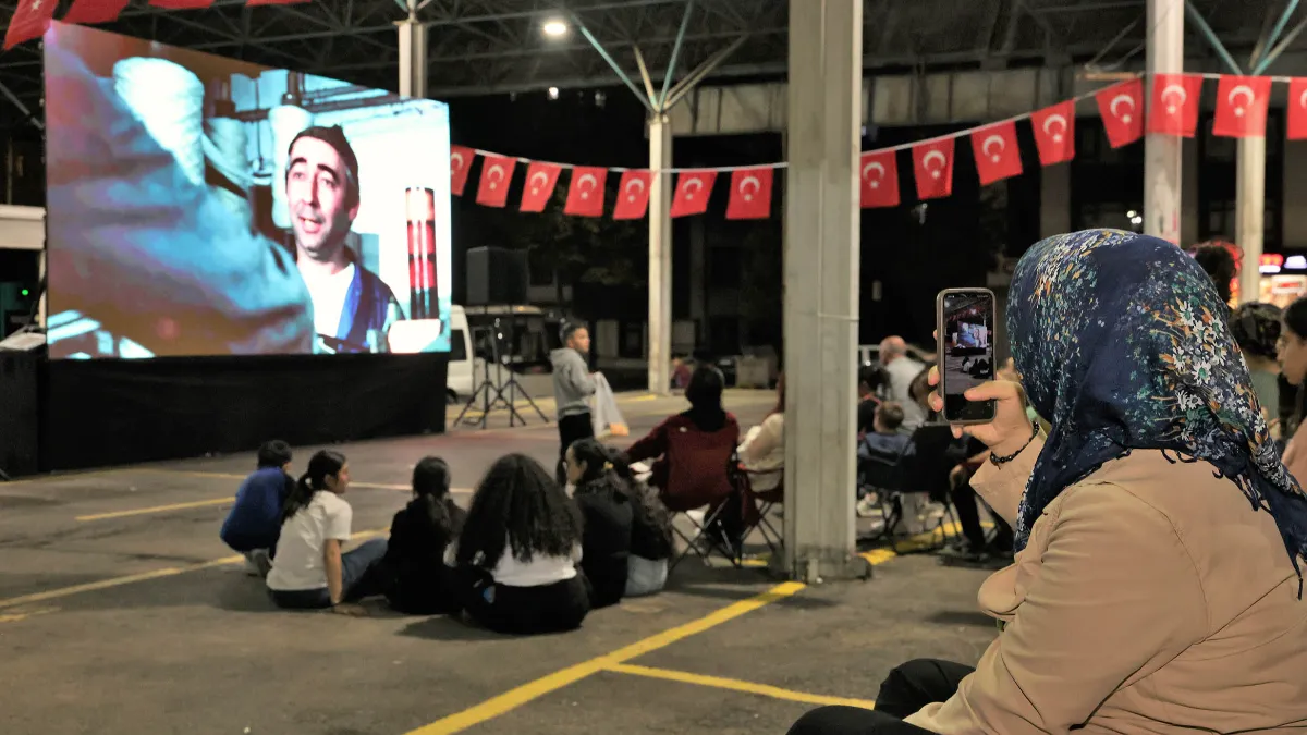 Ankara Keçiören’de Açık Hava Sinema Günleri’nde “Bizim Aile” Keyfi