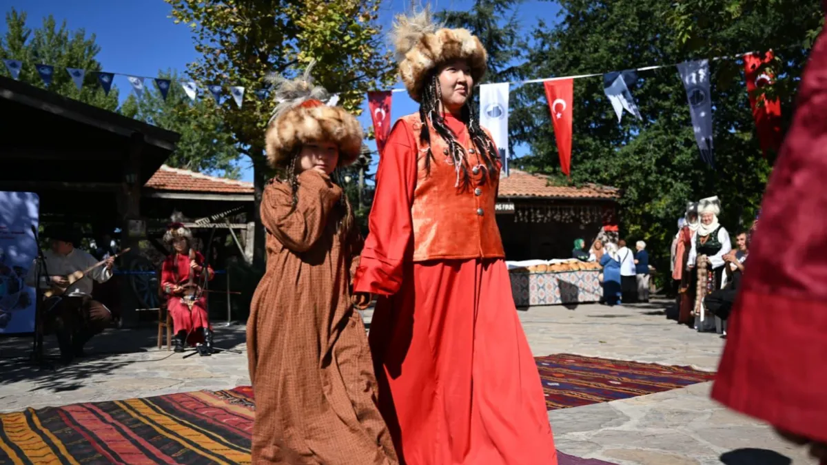 Ankara Türk Dünyası Kültür ve Sanat Festivali Altınköy’de Başladı