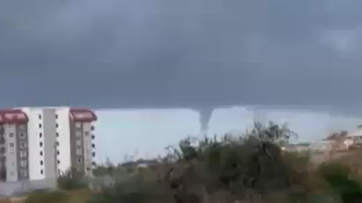 Antalya’da sabah saatlerinde hortum sürprizi