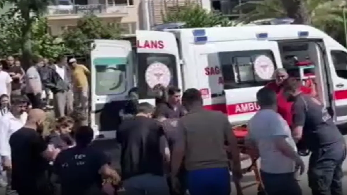 Aydın’da Feci Kaza! Yolun Karşısına Geçerken Otomobil Çarptı