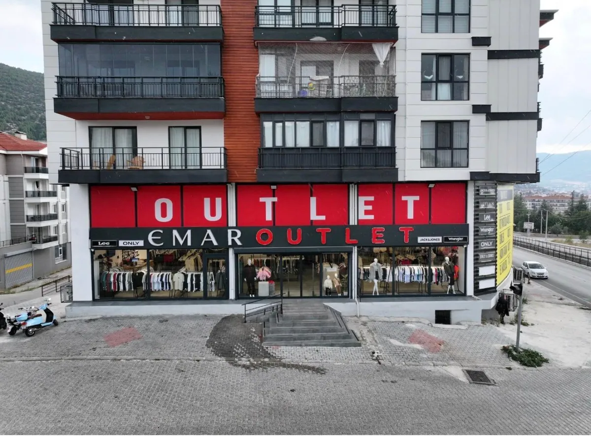 Bucak’ta “Bir Alana Bir Bedava” fırsatı! EMAR Outlet’te yazlık ürünlerde büyük kampanya