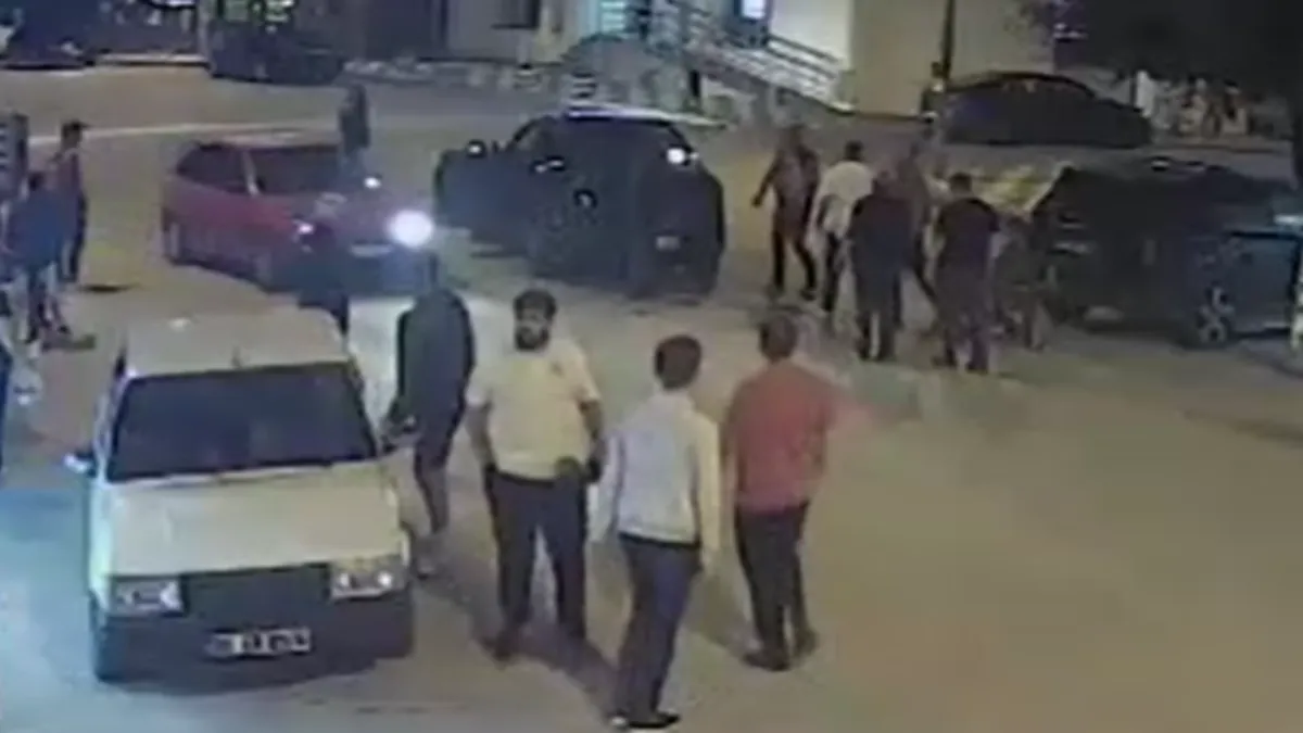 Bolu’da laf atma kavgası! 4 Kişi esnafı tekme yumruk dövdü
