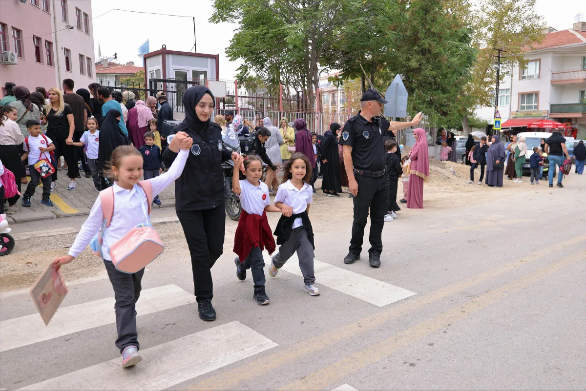 Ankara Keçiören’de Zabıta Ekipleri Öğrencilerin Güvenliği İçin Sahada
