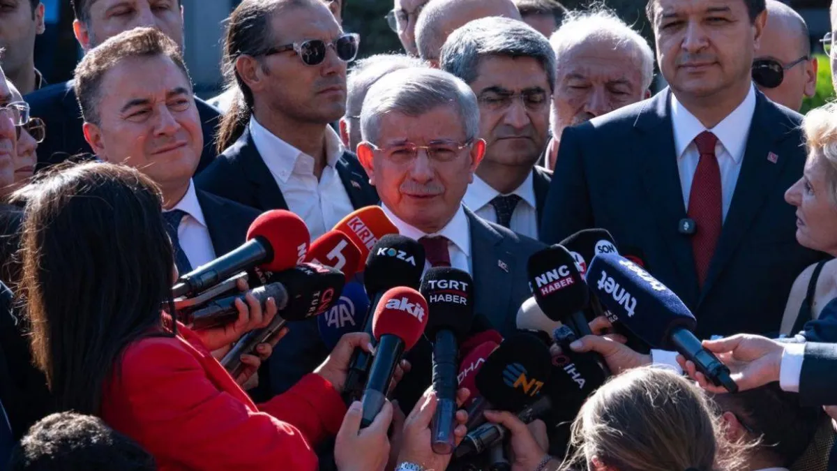 Davutoğlu Ankara Adliyesi'nde İfade Verdi: "Dosdoğru Olmaya Devam Edeceğim”