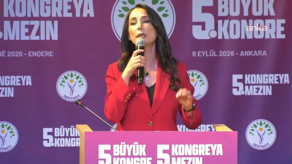 DEM Parti Kongresinde Yeni Dönem Mesajı: “Kendimizi Tekrar Etmek İçin Değil, Kendimizi Yenilemek İçin Buradayız”