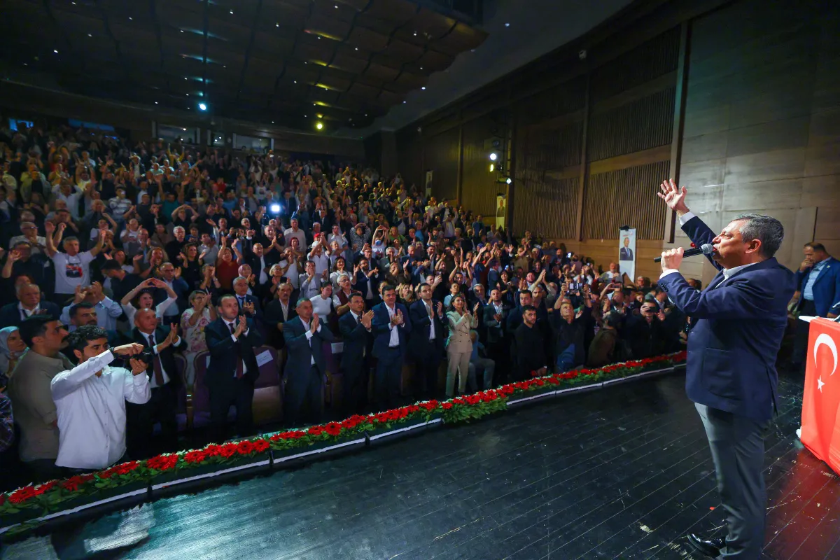 Özgür Özel’den Karesi ve Küçükçekmece’de “Yeni Siyaset” Mesajı