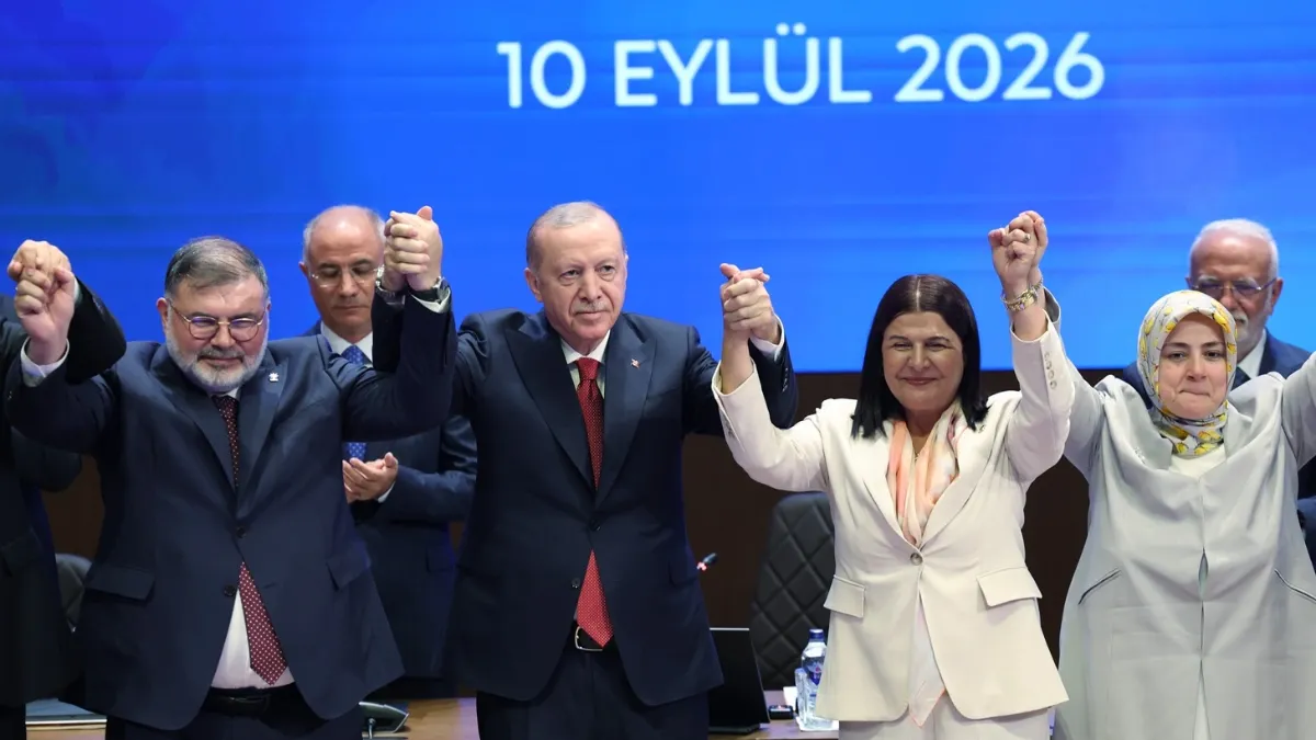 Erdoğan, Partisine Katılan 4 Belediye Başkanına Rozetlerini Taktı
