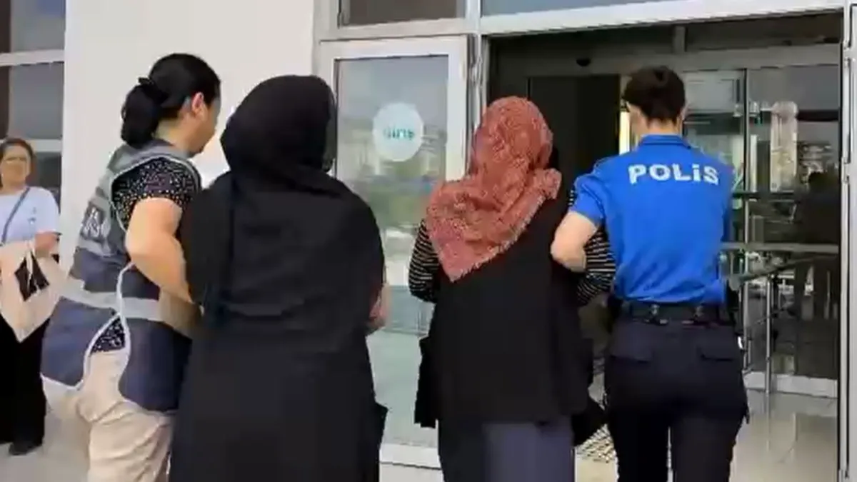 Evden 70 bin liralık ziynet eşyası çalındı: Şüpheliler tutuklandı