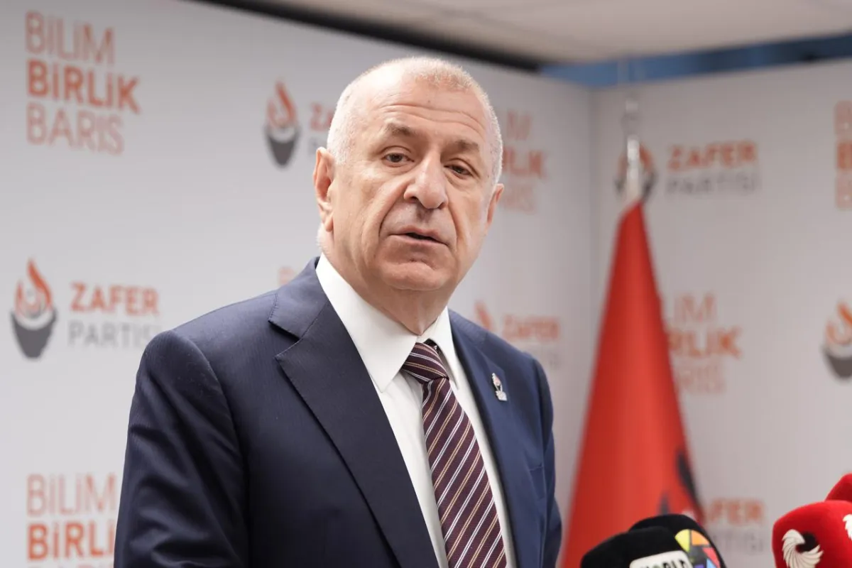 Ümit Özdağ: “PKK Silah Bırakmayacak, Silahlarının Yerini Değiştirecek”