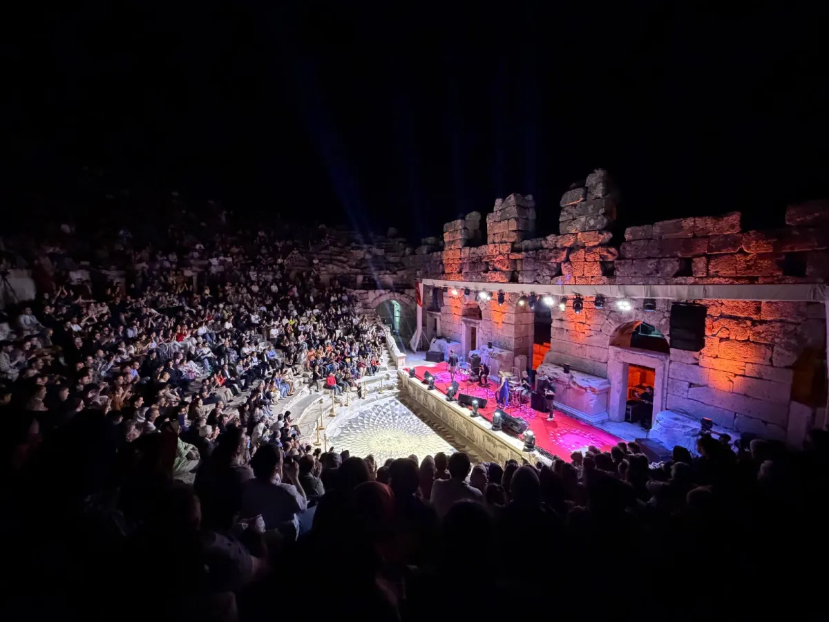2 Bin yıllık Kibyra’da büyüleyici gece! Tarih ve müzik bir araya geldi