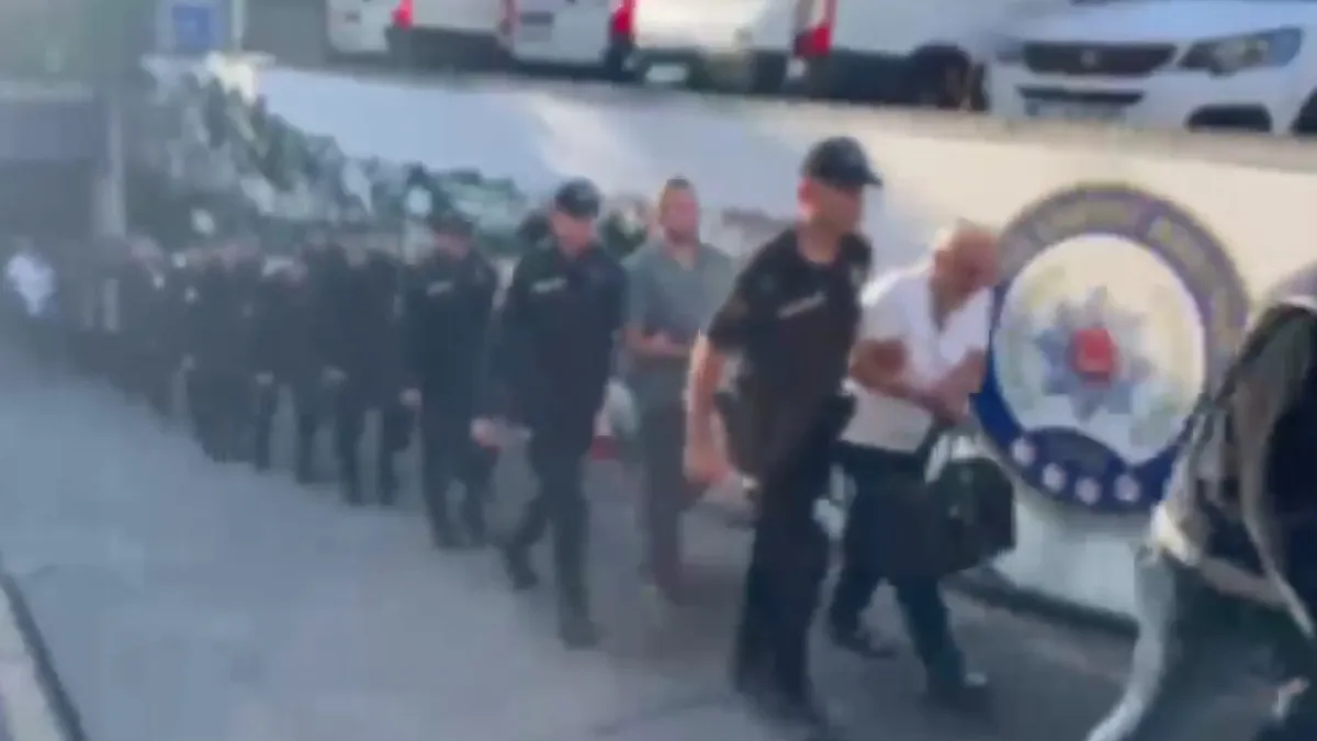 İstanbul’da usulsüz vatandaşlık operasyonu: 74 Gözaltı, 33 tutuklama