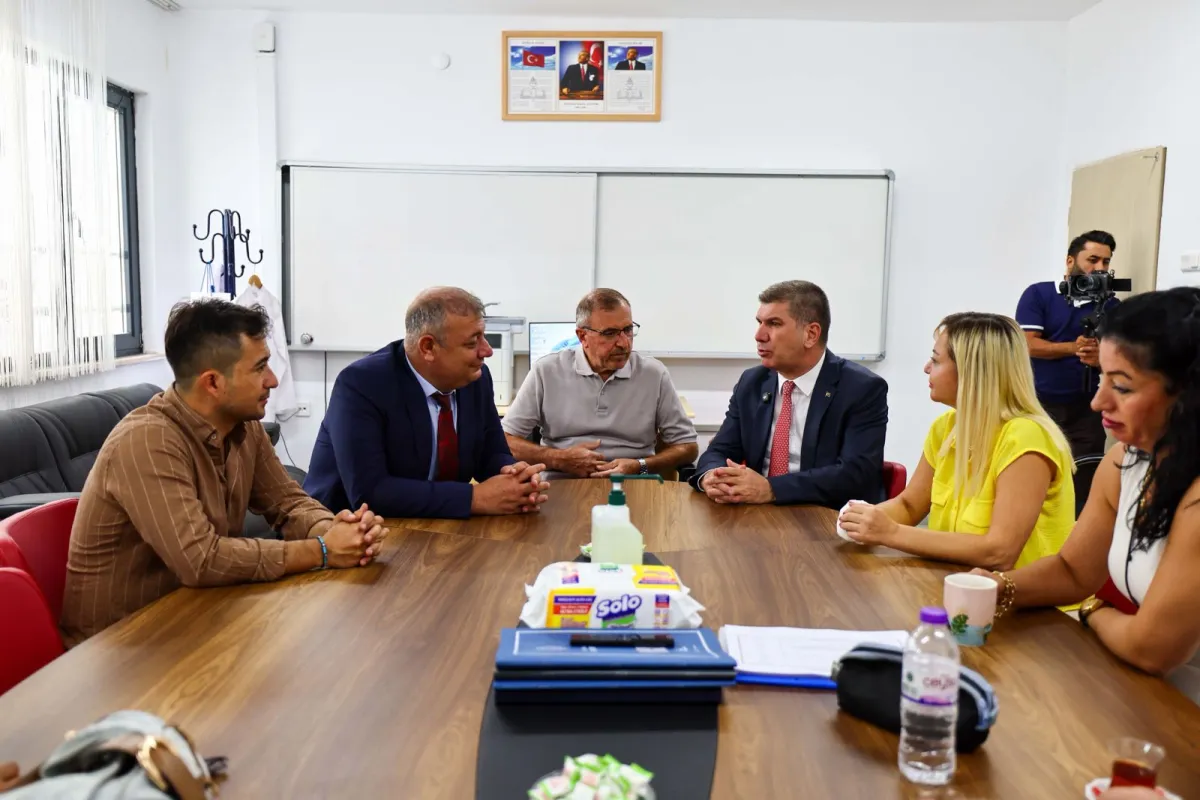 Burdur’da okula ilk adımda büyük destek 1150 Çocuğa kırtasiye seti
