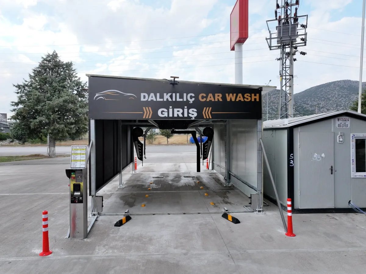 Bucak’ta bir ilk Fırçasız robotik oto yıkama hizmete girdi