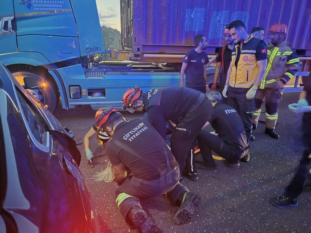 İstanbul-İzmir Otoyolu’nda Zincirleme Kaza 11 Kişi Yaralandı