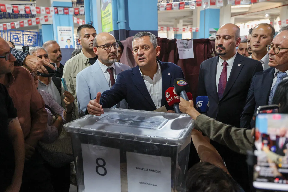 Özgür Özel: YENİ Parti Üyeleriyle Yeni Siyaset Modelini İzmir ve Manisa’dan Başlattı