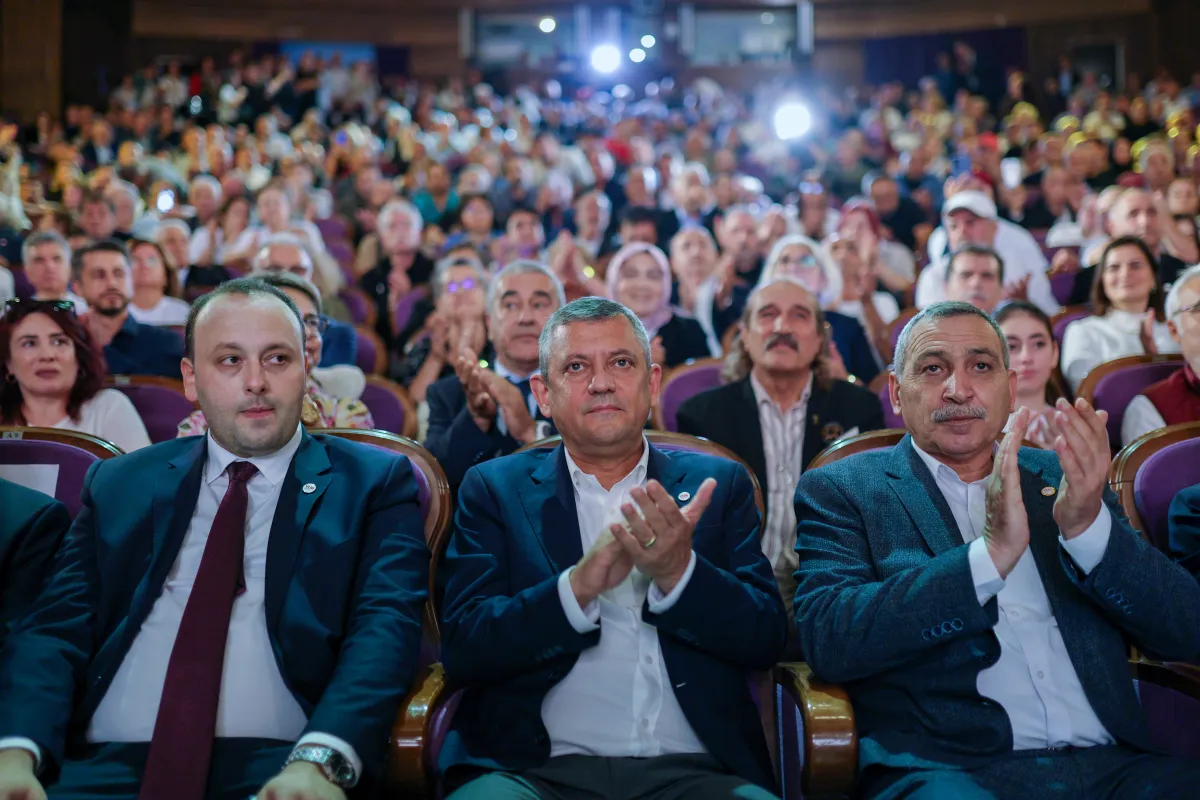 Özgür Özel’den Karesi ve Küçükçekmece’de “Yeni Siyaset” Mesajı