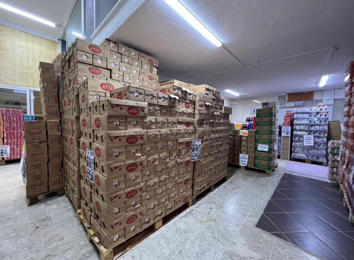 Bucak’ta toptan fiyatına alışveriş! Ata Gross’tan cebi rahatlatan fiyatlar