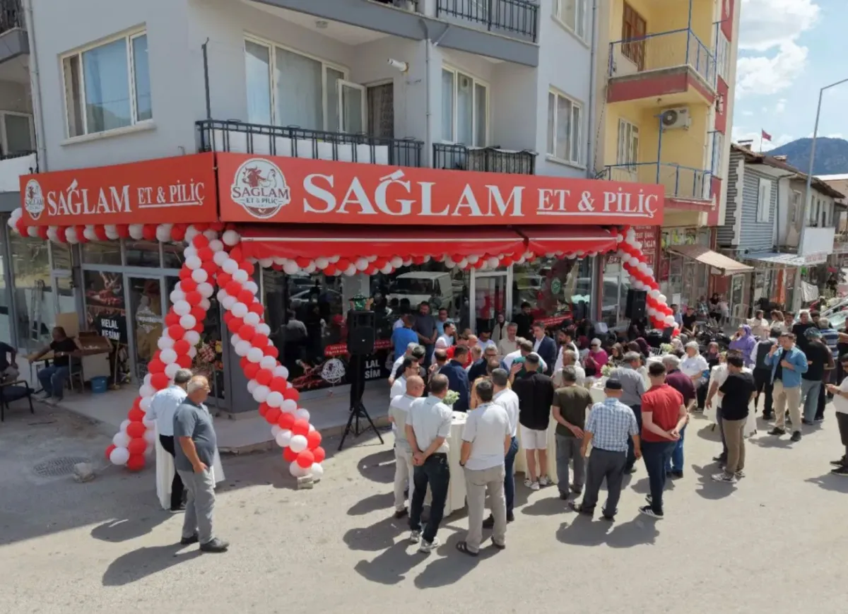 Bucak’ta et alışverişinde yeni dönem! Sağlam Et ve Piliç’ten halk günleri