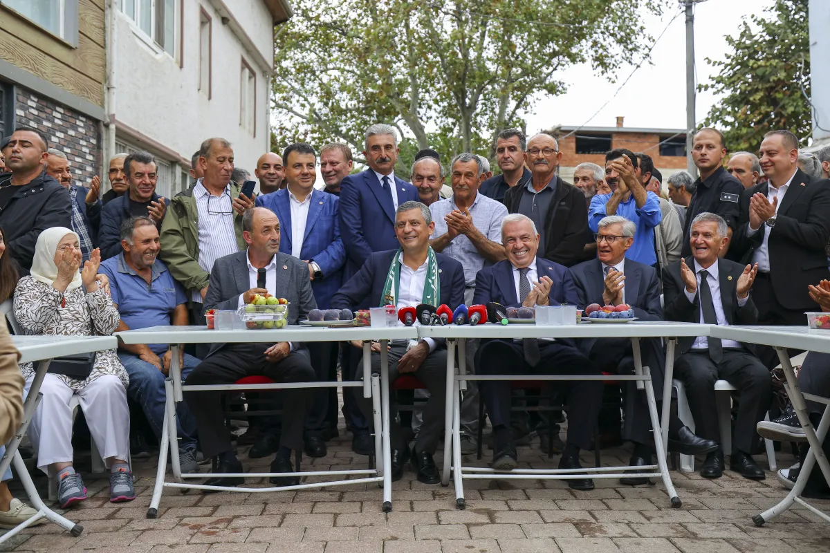 Özgür Özel Bursa’da: Bozbey Açıklaması, Fon Tepkisi ve Çiftçi Mesajları