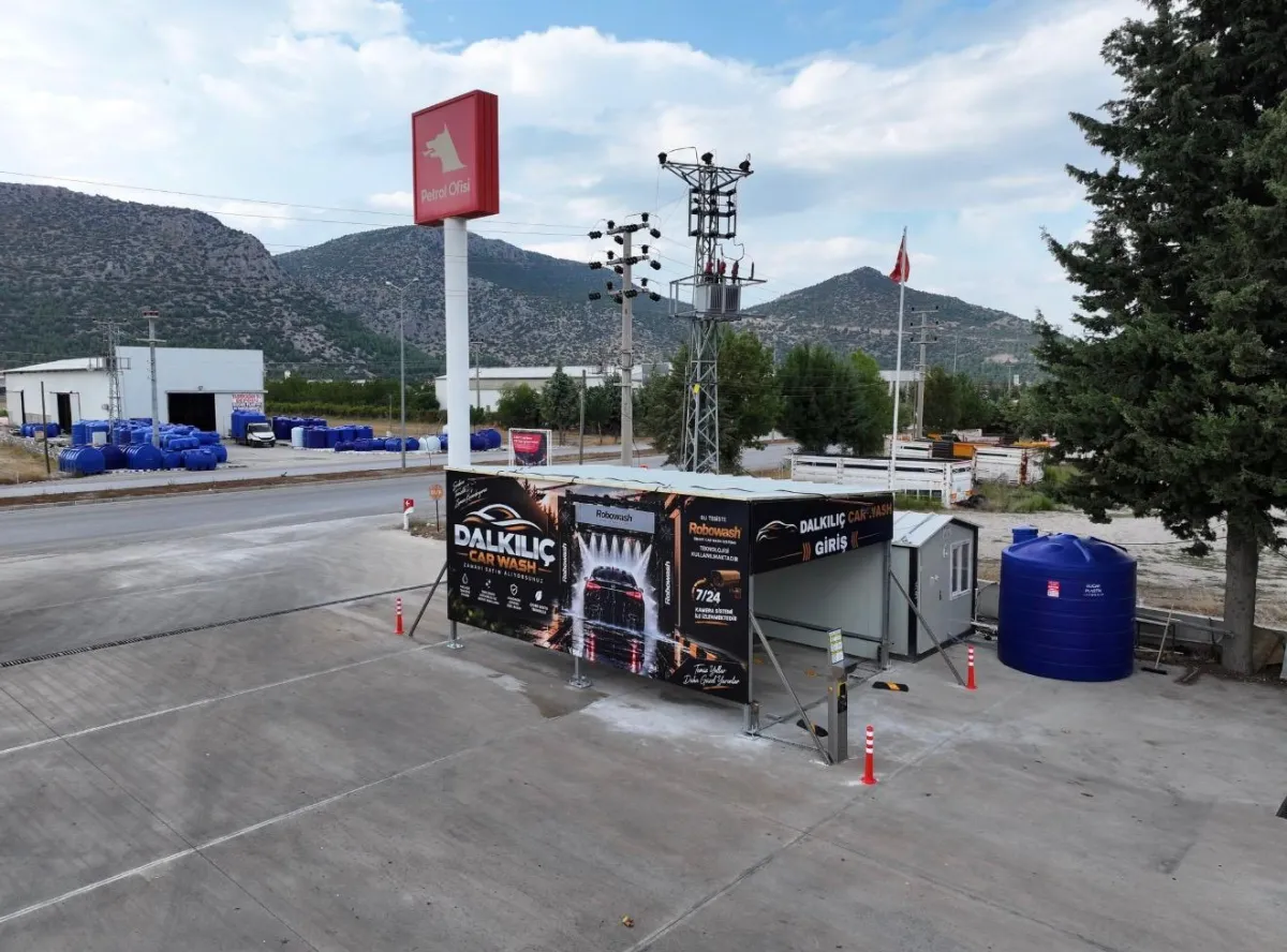 Bucak’ta bir ilk Fırçasız robotik oto yıkama hizmete girdi