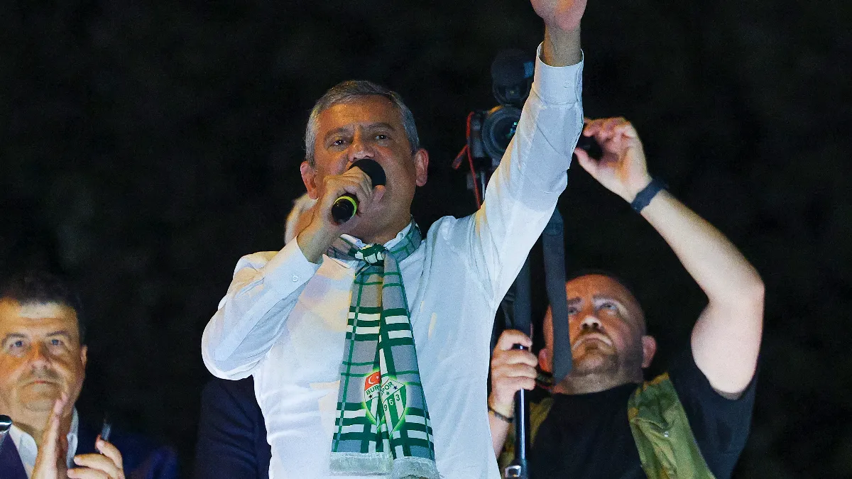 Özgür Özel Bursa’da: Bozbey Açıklaması, Fon Tepkisi ve Çiftçi Mesajları