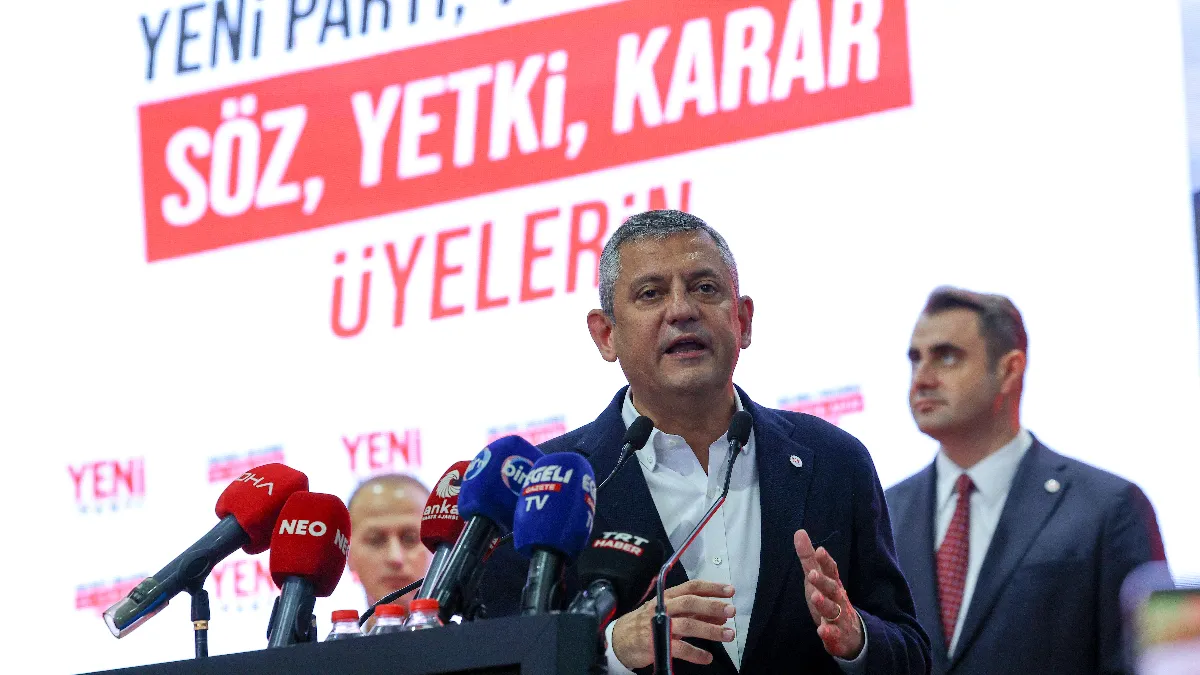 Özgür Özel: YENİ Parti Üyeleriyle Yeni Siyaset Modelini İzmir ve Manisa’dan Başlattı
