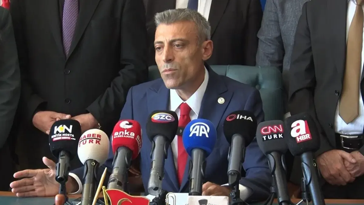 Öztürk Yılmaz’dan YENİ Parti’ye İsim Krizi İçin 3 Ekim’e Kadar Süre