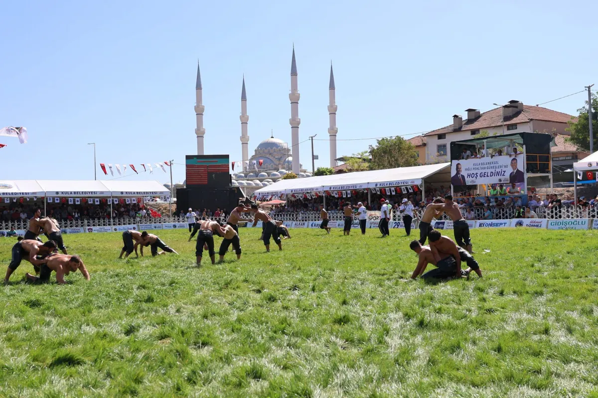 2026 Manisa Kula Yağlı Güreşleri’nde Başpehlivan Feyzullah Aktürk Oldu
