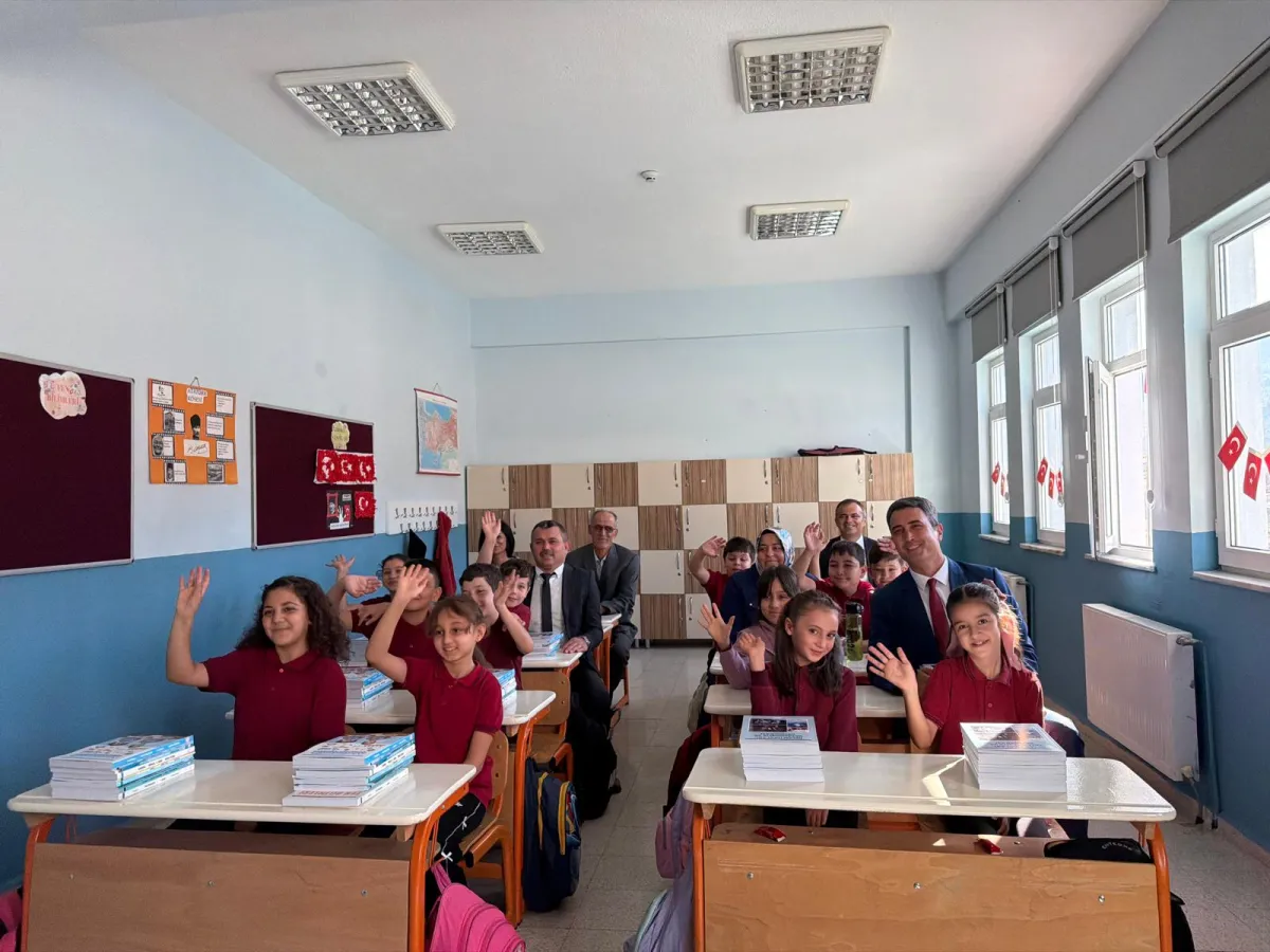 Bucak’ta ilk ders zili çaldı! 12 Bin 786 öğrenci dersbaşı yaptı