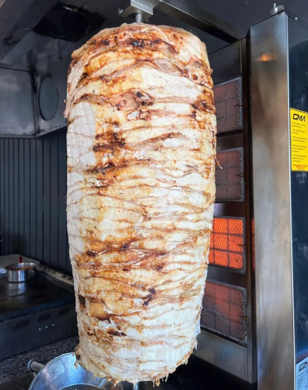 Bucak’ta Dönerci Volkan Usta’dan Her bütçeye uygun döner menüsü