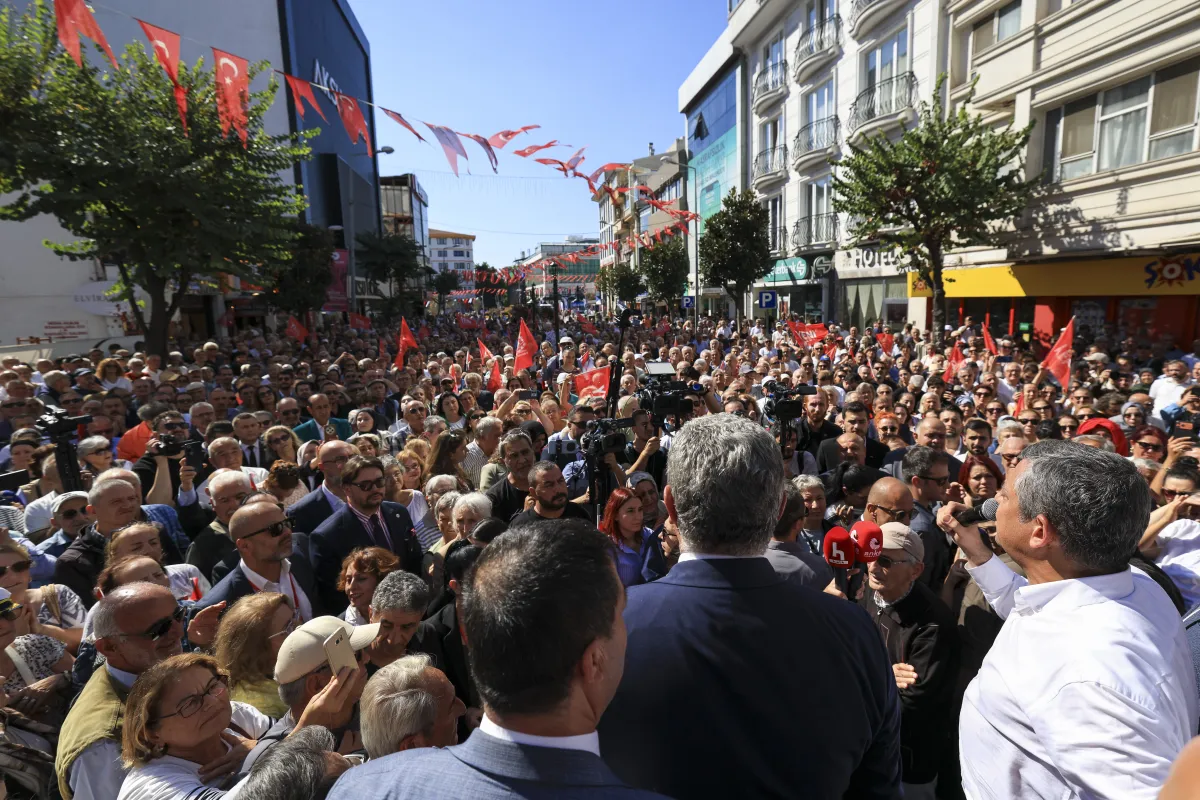 Özgür Özel Yalova’da Üreticilerden Emeklilere Uzanan Mesajlar Verdi: "Umut YENİ’de”