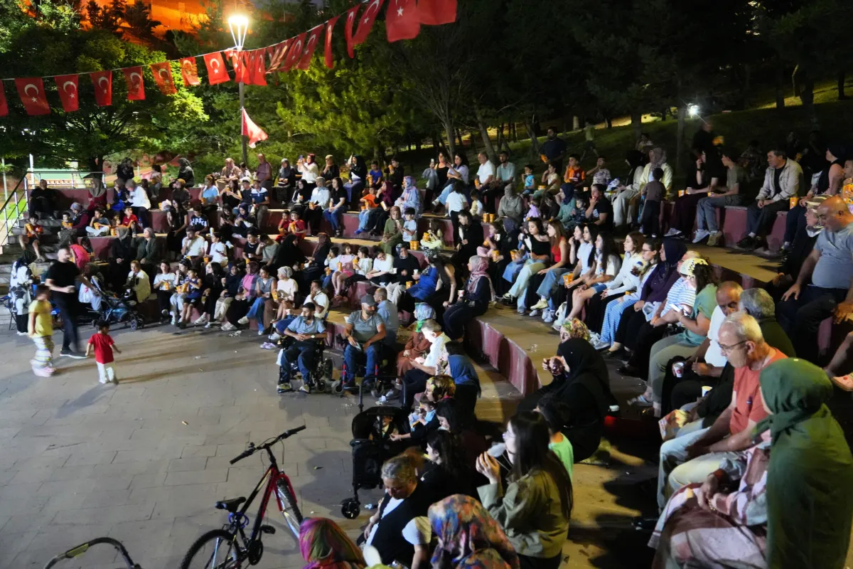Ankara Keçiören’de Park Konseri Coşkusu Devam Ediyor