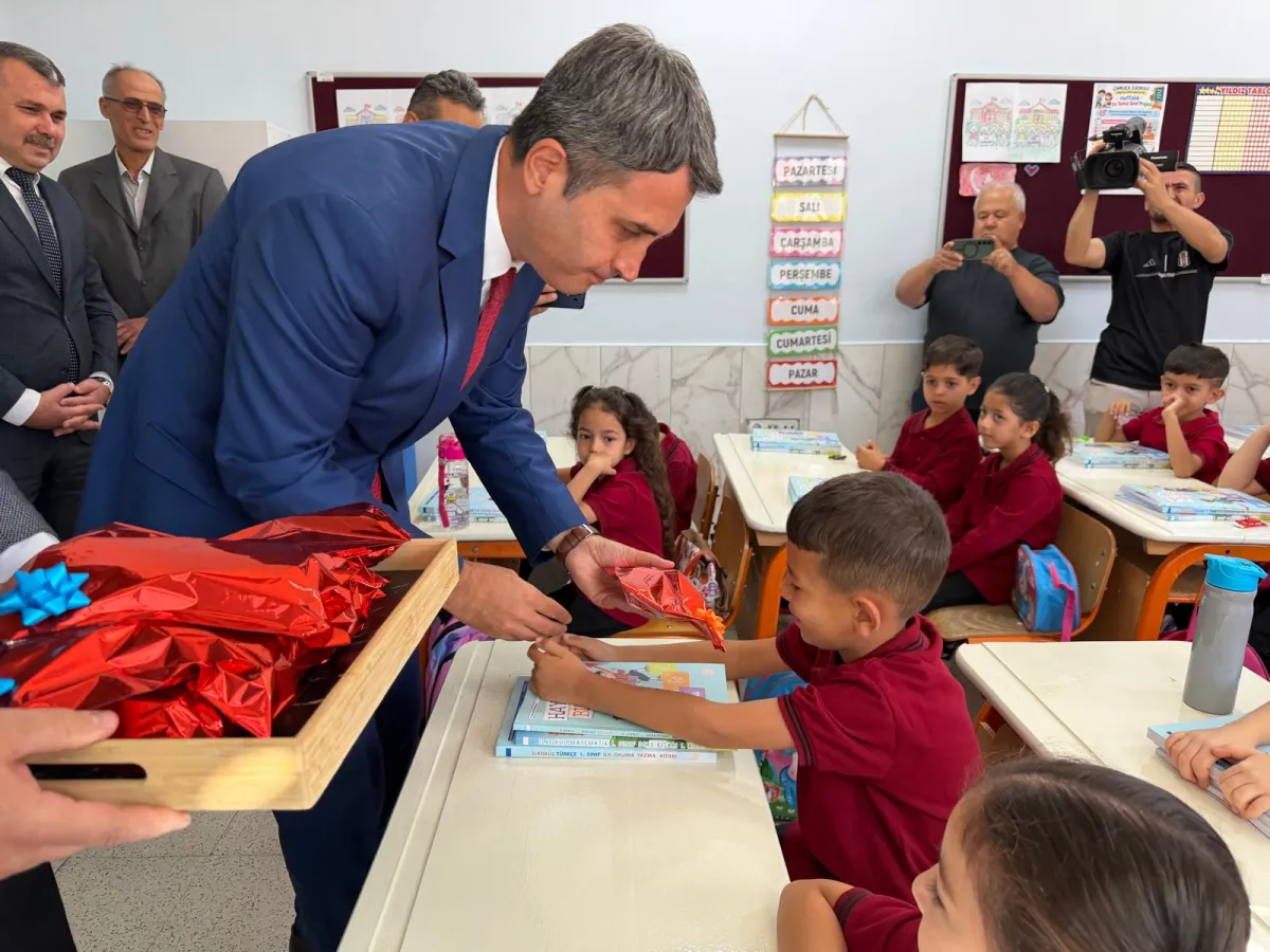 Bucak’ta ilk ders zili çaldı! 12 Bin 786 öğrenci dersbaşı yaptı