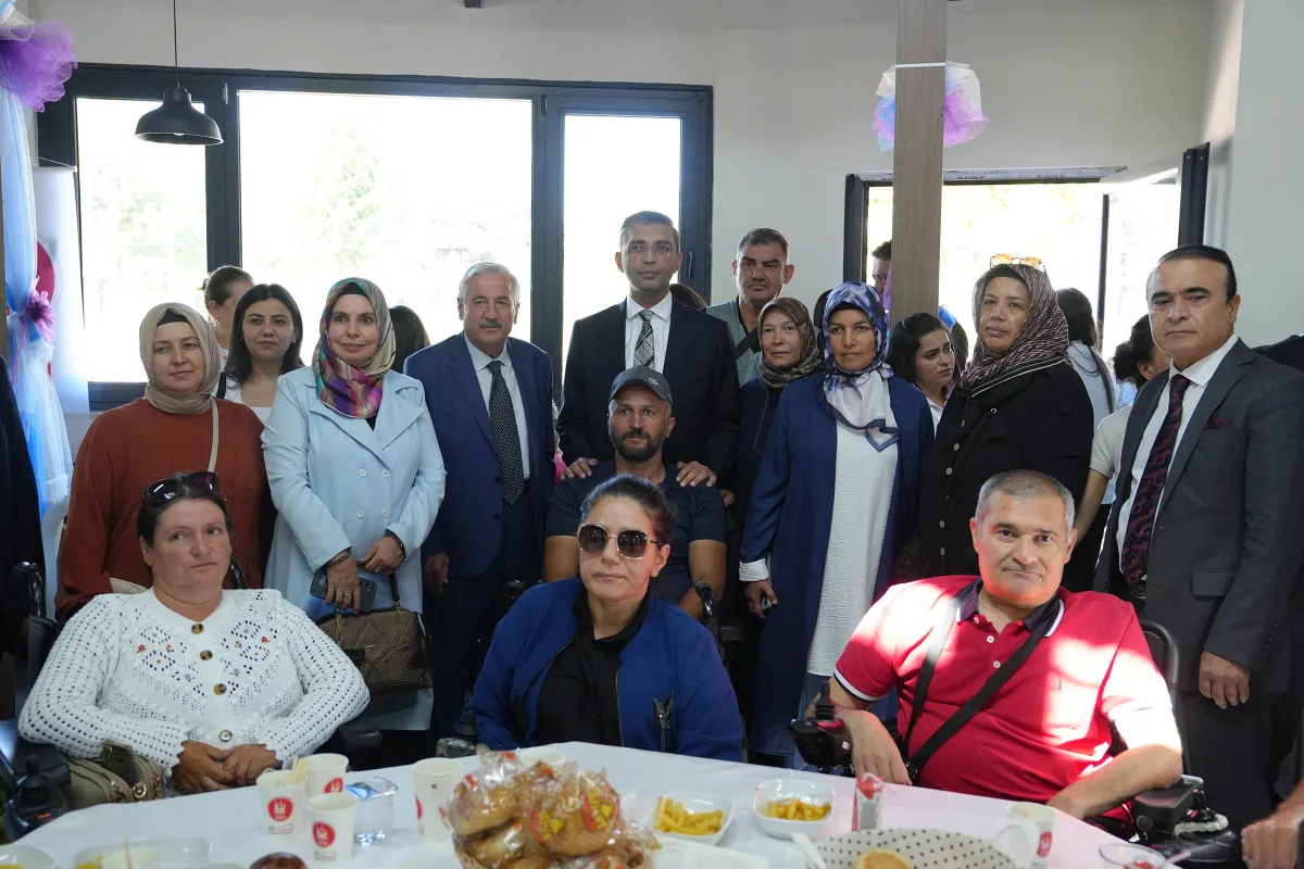 Ankara Keçiören Belediyesi Engelsiz Sohbet Evi’nde Dayanışma Buluşması