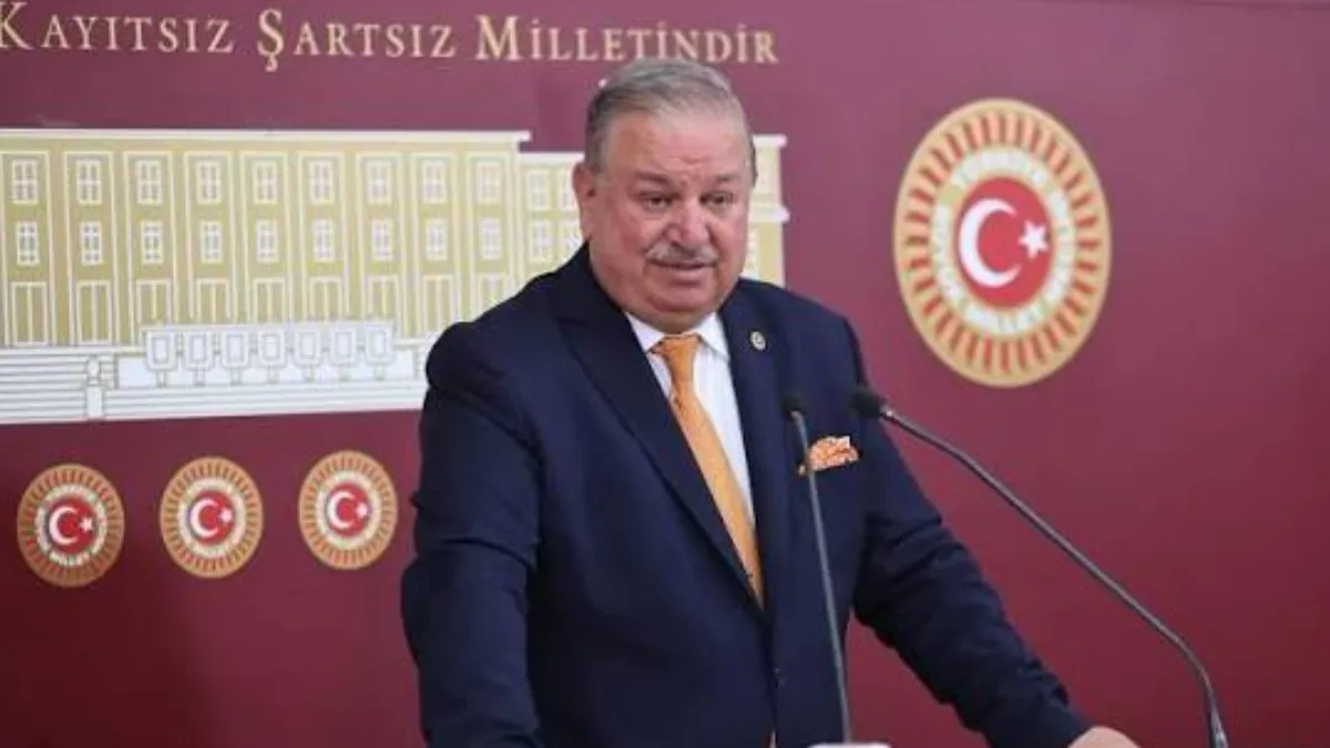 TBMM Doğan Bekin: Görev Süresi Dolmuş Bakanlara Sağlanan Araç ve Koruma İmtiyazı Kaldırılmalı