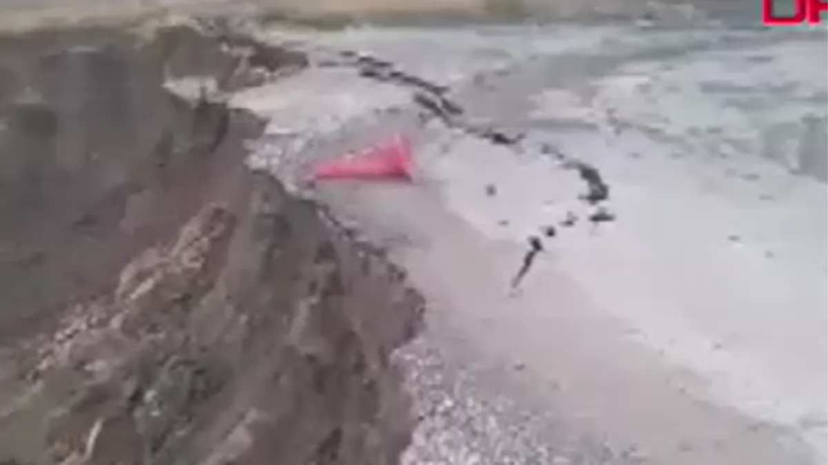 Tokat Pazar’da heyelan! Ocaklı köyü yolunun bir bölümü çöktü