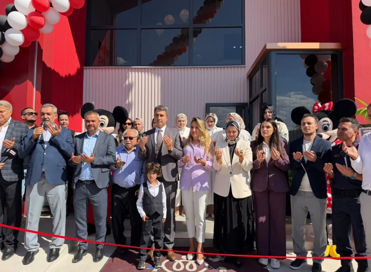 Kırmızı Bağcık Anaokulu, Yeni Eğitim Yuvasında Çocukların Dünyasına Renk Katıyor