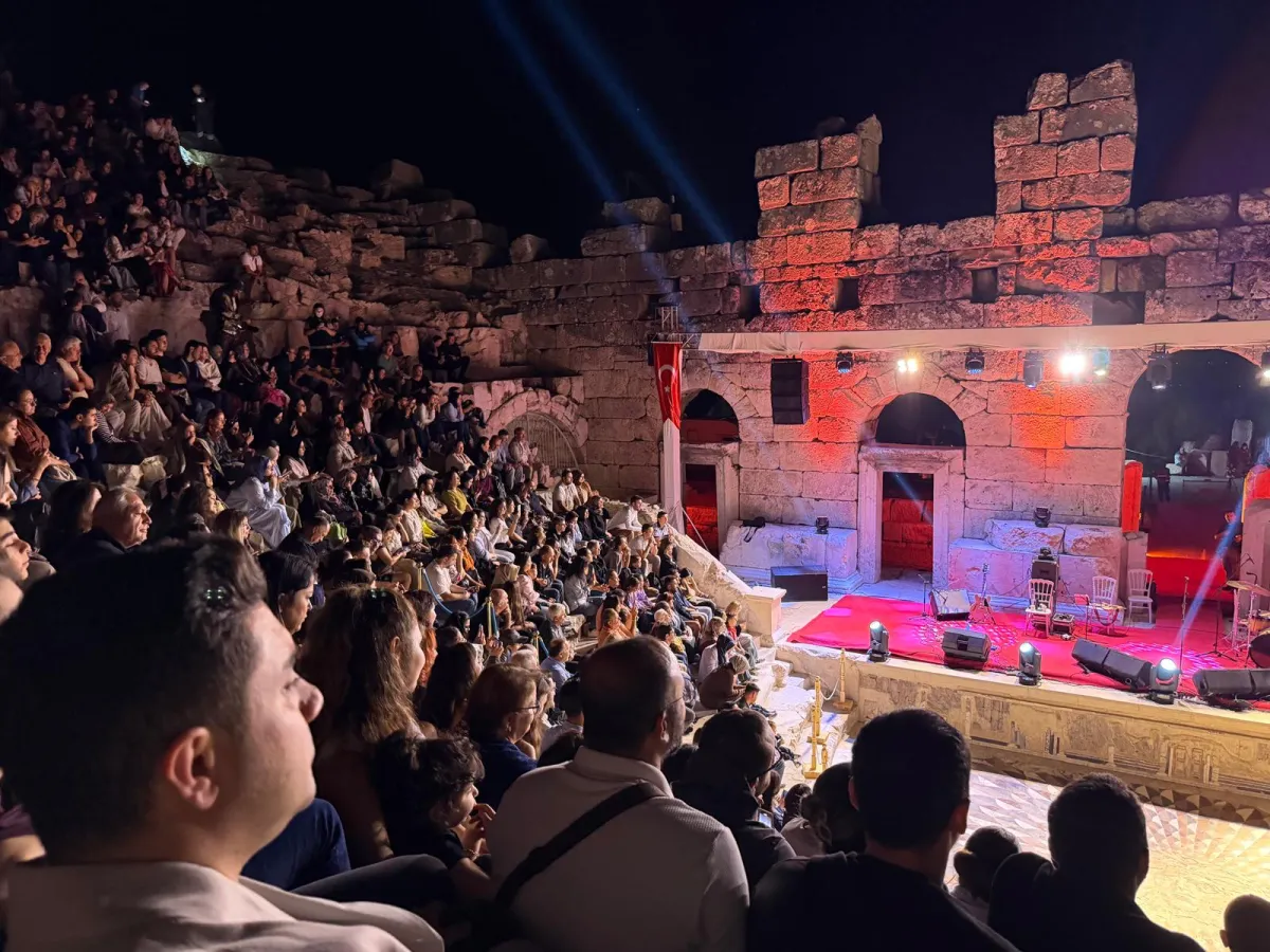 2 Bin yıllık Kibyra’da büyüleyici gece! Tarih ve müzik bir araya geldi