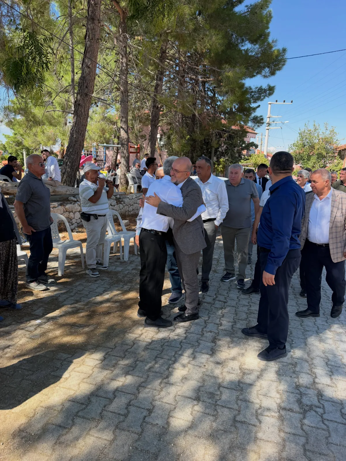 Adem Korkmaz Burdur’da Teşkilatlarla Düğünlere Katıldı: Çavdır’daki Görüntü Dikkat Çekti