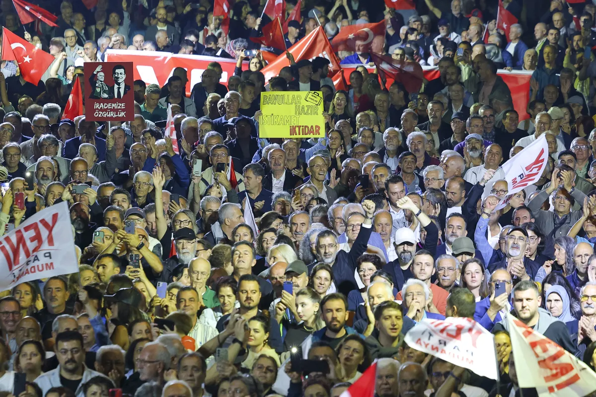 Özgür Özel Bursa’da: Bozbey Açıklaması, Fon Tepkisi ve Çiftçi Mesajları
