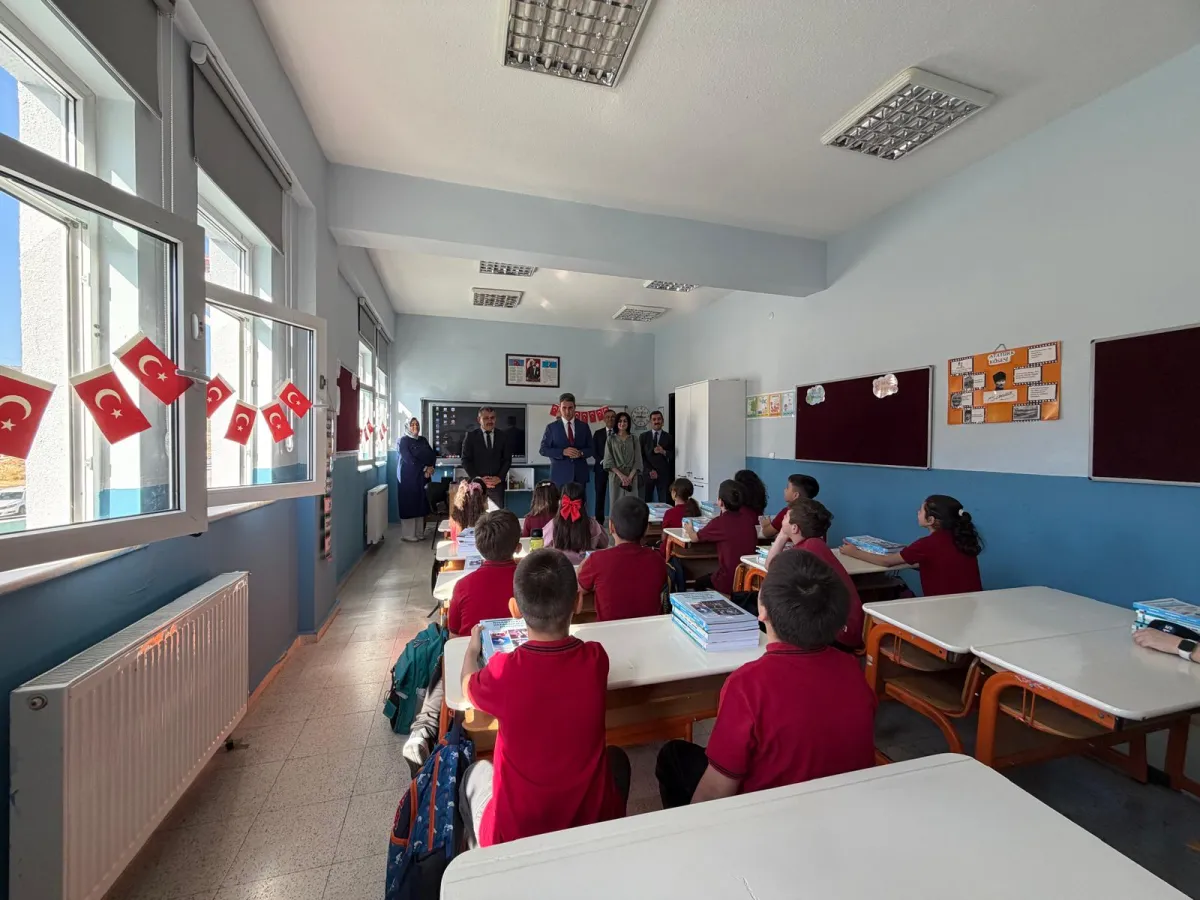 Bucak’ta ilk ders zili çaldı! 12 Bin 786 öğrenci dersbaşı yaptı