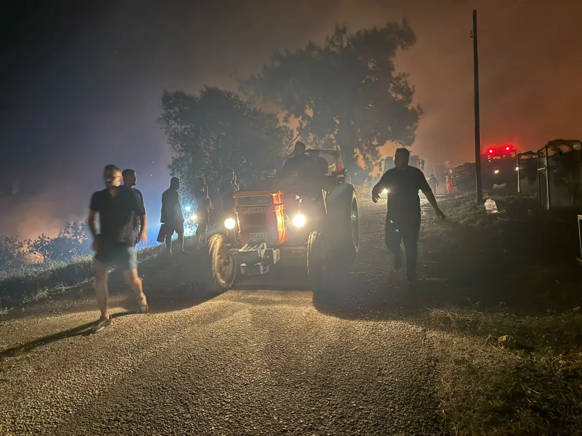 Antalya Serik’te yangın: 2 ev kullanılamaz hale geldi
