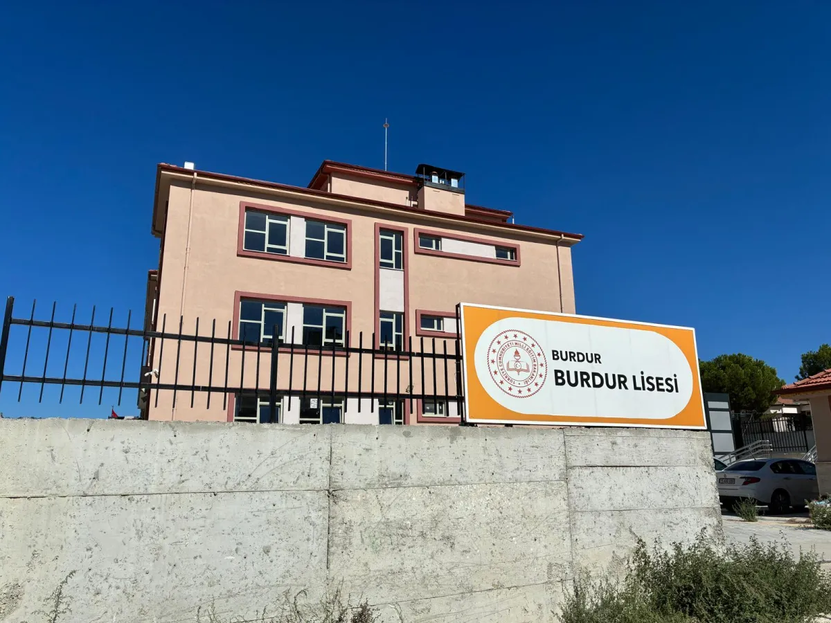 Burdur’un asırlık eğitim çınarı taşınıyor! Burdur Lisesi’nin yeni adresi belli oldu