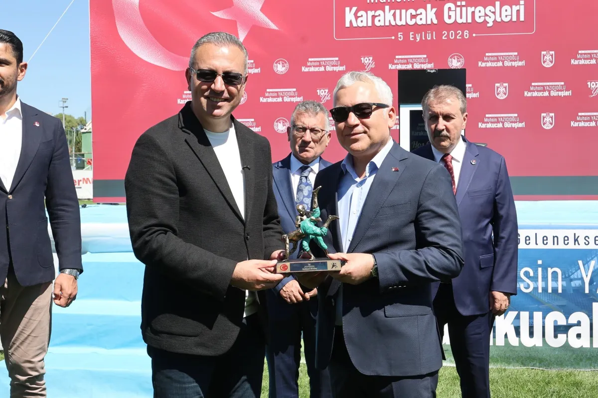Uluslararası Karakucak Güreşleri Sivas’ta Nefes Kesti: 400 Sporcu Mücadele Ediyor
